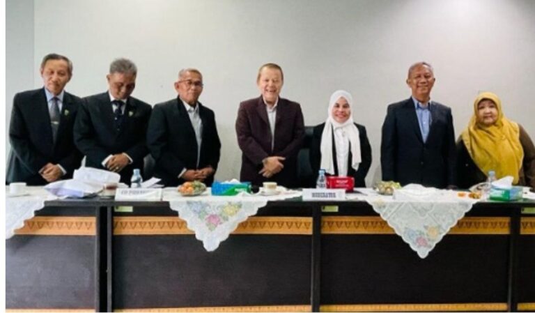Yulfita Rachim lulusan Doktor Ilmu Hukum UIR Perdana
