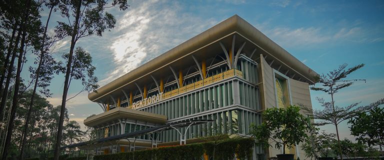 Gedung Rektorat UIR