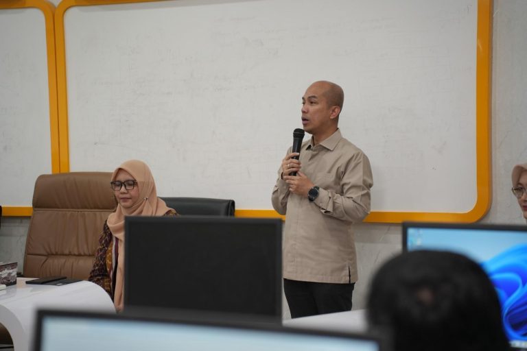 wrokshop pengelolaan website uir 2026 oleh SIMFOKOM