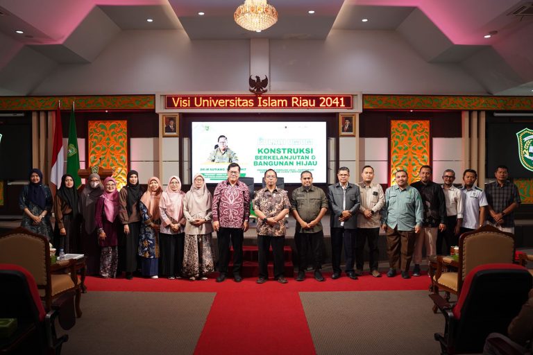 Foto-Bersama-UIR-Dan-PT-Cahaya-Bangsa-Harapan-Bersama
