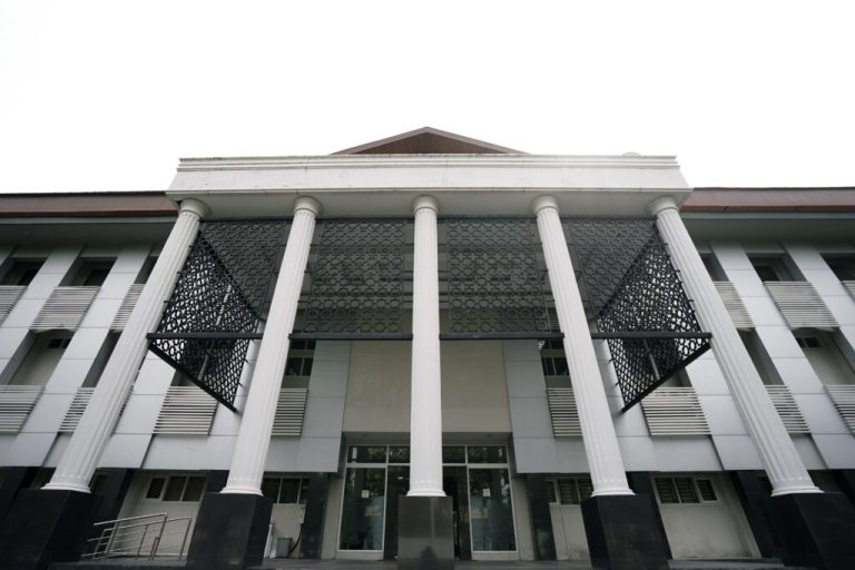 Gedung-Fakultas-Hukum-UIR