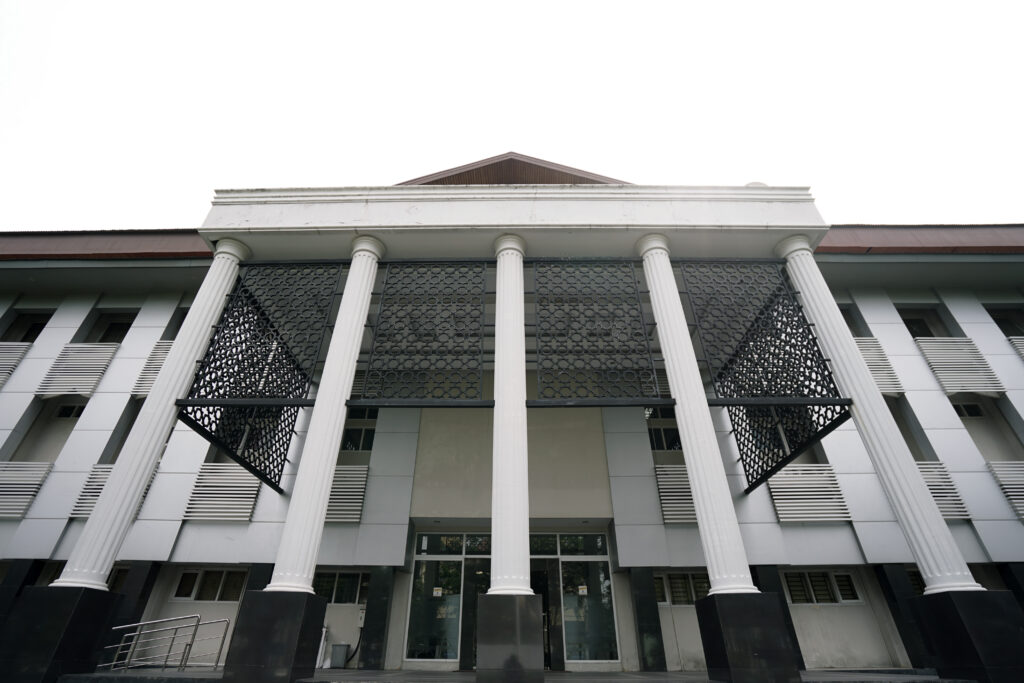 Gedung-Fakultas-Hukum-UIR