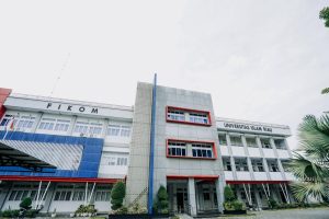 Gedung_FIKOM_UIR.