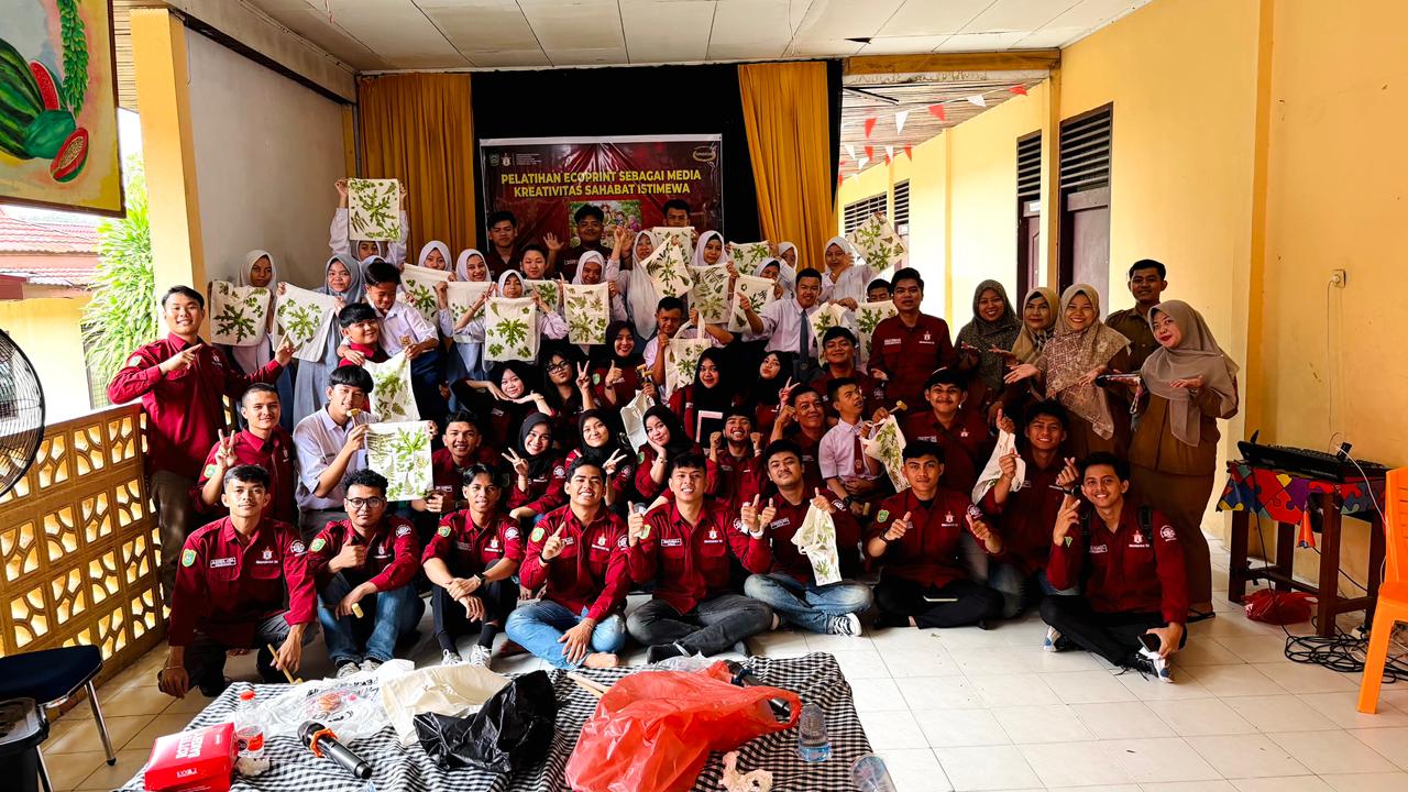 Mahasiswa-Hukum-UIR-Ecoprint