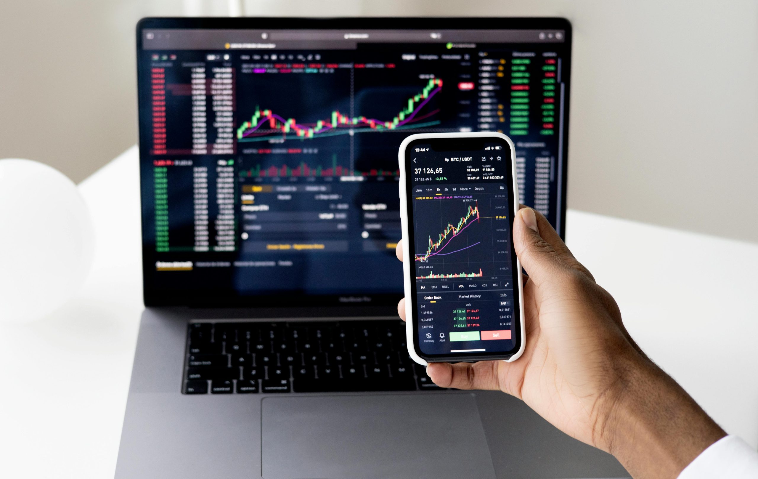 pergerakan-harga-saham-konflik-amerika-iran